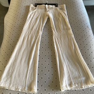 Billabong woman’s bell bottoms size medium